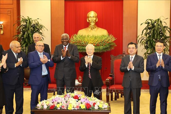 Le leader vietnamien reçoit le président de l’Assemblée nationale cubaine ảnh 1 Le leader vietnamien reçoit le président de l’Assemblée nationale cubaine ảnh 1
