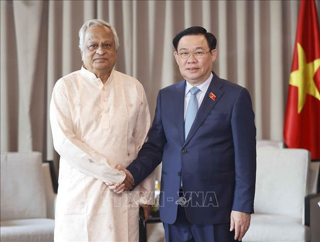 Le président de l’AN reçoit des dirigeants de Partis politiques du Bangladesh ảnh 1 Le président de l’AN reçoit des dirigeants de Partis politiques du Bangladesh ảnh 1