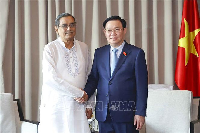 Le président de l’AN reçoit des dirigeants de Partis politiques du Bangladesh ảnh 2 Le président de l’AN reçoit des dirigeants de Partis politiques du Bangladesh ảnh 2
