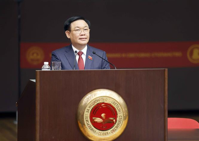 Le président de l’AN Vuong Dinh Huê parle des orientations pour les relations Vietnam-Bulgarie ảnh 2 Le président de l’AN Vuong Dinh Huê parle des orientations pour les relations Vietnam-Bulgarie ảnh 2