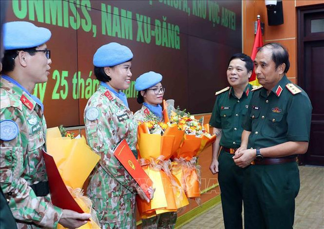 Maintien de la paix: Le Vietnam envoie trois officiers supplémentaires à Abiyé et au Soudan du Sud ảnh 1 Maintien de la paix: Le Vietnam envoie trois officiers supplémentaires à Abiyé et au Soudan du Sud ảnh 1