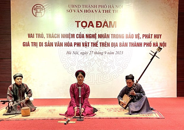 Hanoi souligne le rôle des artisans dans la conservation du patrimoine culturel immatériel ảnh 1 Hanoi souligne le rôle des artisans dans la conservation du patrimoine culturel immatériel ảnh 1
