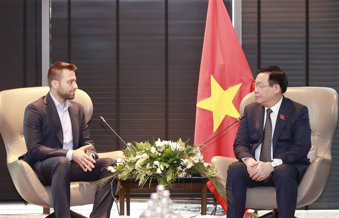 Le président de l'AN Vuong Dinh Huê reçoit des dirigeants de groupes économiques de Bulgarie et du Danemark ảnh 1 Le président de l'AN Vuong Dinh Huê reçoit des dirigeants de groupes économiques de Bulgarie et du Danemark ảnh 1