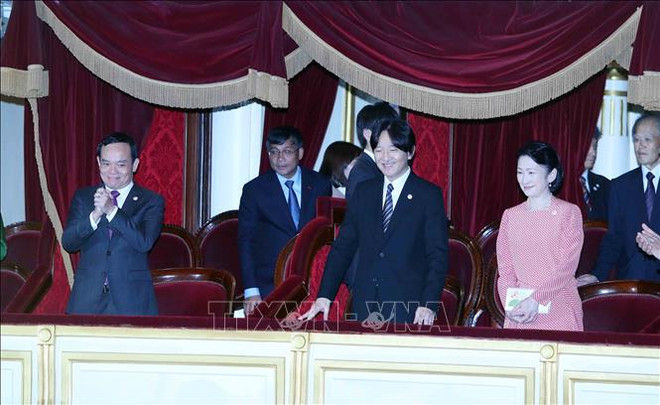 Le prince héritier et la princesse du Japon assistent à la première représentation de l'opéra "Princesse Anio" ảnh 1 Le prince héritier et la princesse du Japon assistent à la première représentation de l'opéra "Princesse Anio" ảnh 1