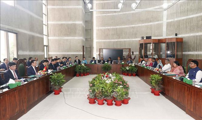 Les plus hauts législateurs vietnamien et bangladaise s’entretiennent à Dhaka ảnh 2 Les plus hauts législateurs vietnamien et bangladaise s’entretiennent à Dhaka ảnh 2