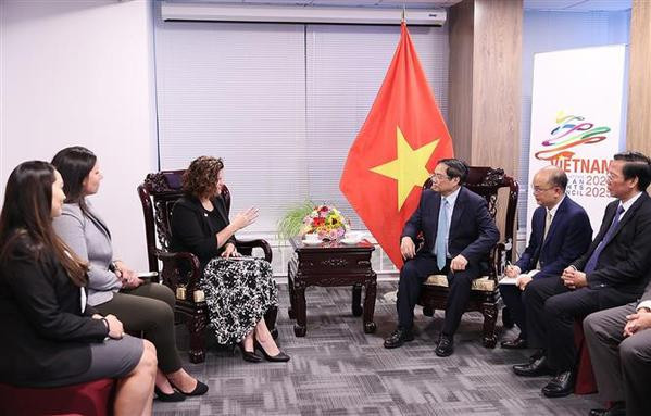 Le PM s'engage à créer des conditions optimales aux entreprises américaines investissant au Vietnam ảnh 2