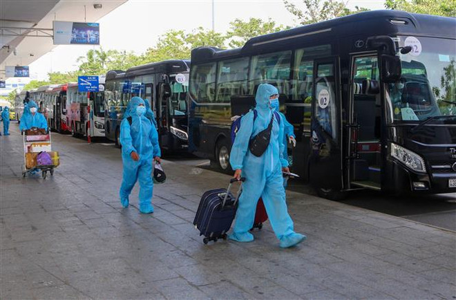 Hanoï met en quarantaine toutes les arrivées des localités impactées par le COVID-19 ảnh 2 Hanoï met en quarantaine toutes les arrivées des localités impactées par le COVID-19 ảnh 2