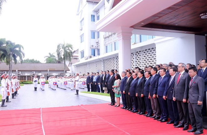 Le Laos célèbre le 51e anniversaire de l’ASEAN ảnh 1 Le Laos célèbre le 51e anniversaire de l’ASEAN ảnh 1