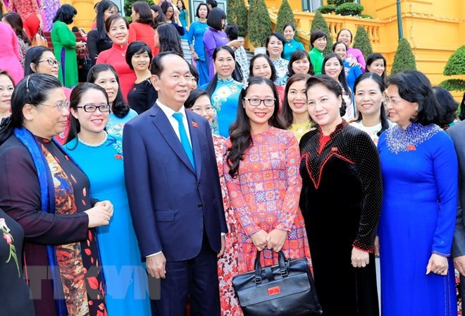 Le président Tran Dai Quang rencontre les députées de la 14e législature de l’AN ảnh 1 Le président Tran Dai Quang rencontre les députées de la 14e législature de l’AN ảnh 1
