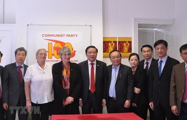 Le secrétaire du Comité central du PCV actif au Royaume-Uni ảnh 1 Le secrétaire du Comité central du PCV actif au Royaume-Uni ảnh 1