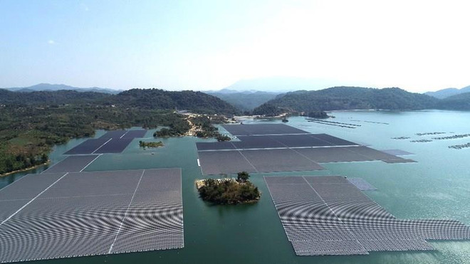 Energie solaire flottante: le Vietnam prévoit de réaliser le plus grand projet en Asie du Sud-Est ảnh 1 Energie solaire flottante: le Vietnam prévoit de réaliser le plus grand projet en Asie du Sud-Est ảnh 1