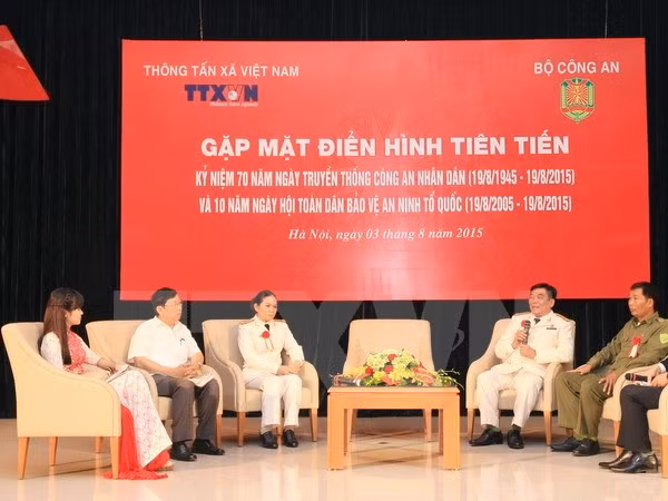 Rencontre avec des exemples dans la garantie de la sécurité nationale ảnh 1