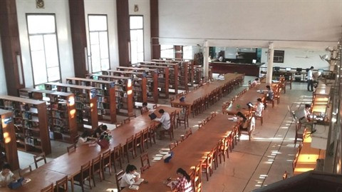 Numérisation de documents rares à la Bibliothèque des sciences générales ảnh 1