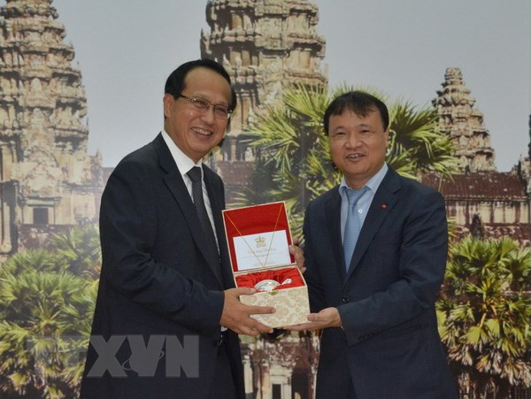 Vietnam et Cambodge promeuvent les relations de coopération commerciale frontalière ảnh 1 Vietnam et Cambodge promeuvent les relations de coopération commerciale frontalière ảnh 1