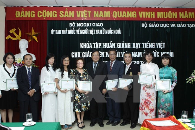 Clôture de la formation en langue vietnamienne au profit d'enseignants Viet kieu ảnh 1 Clôture de la formation en langue vietnamienne au profit d'enseignants Viet kieu ảnh 1