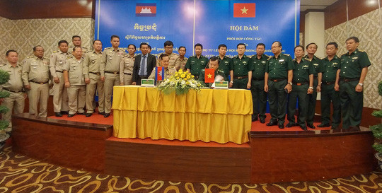 Vietnam et Cambodge renforcent la coordination pour assurer la sécurité des frontières ảnh 1