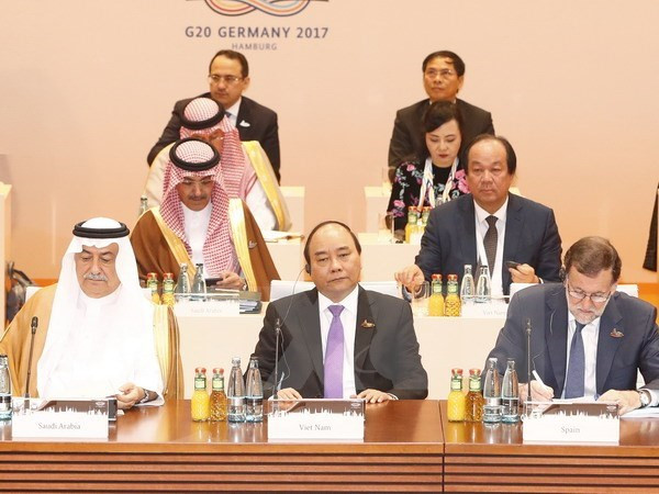 Le Premier ministre Nguyên Xuân Phuc termine sa visite de travail en Allemagne et aux Pays-Bas ảnh 2 Le Premier ministre Nguyên Xuân Phuc termine sa visite de travail en Allemagne et aux Pays-Bas ảnh 2