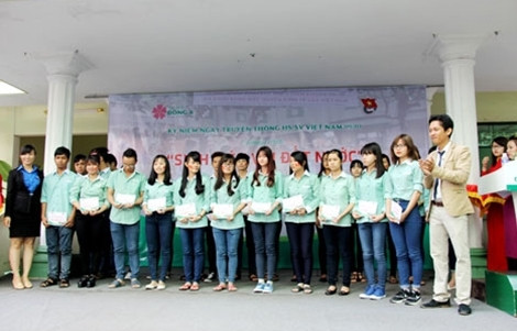 Soutenir les étudiants pour le Nouvel An lunaire ảnh 1 Soutenir les étudiants pour le Nouvel An lunaire ảnh 1