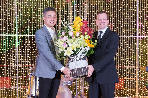«Minuit à Paris», soirée des anciens étudiants vietnamiens en France à Hanoï ảnh 1 «Minuit à Paris», soirée des anciens étudiants vietnamiens en France à Hanoï ảnh 1