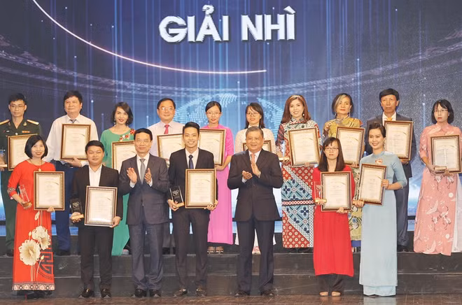Les étrangers contribuent activement à la promotion de l’image du Vietnam ảnh 2