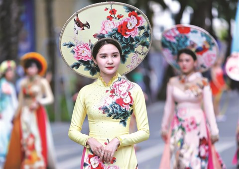 L’áo dài aspire à devenir patrimoine culturel immatériel ảnh 2