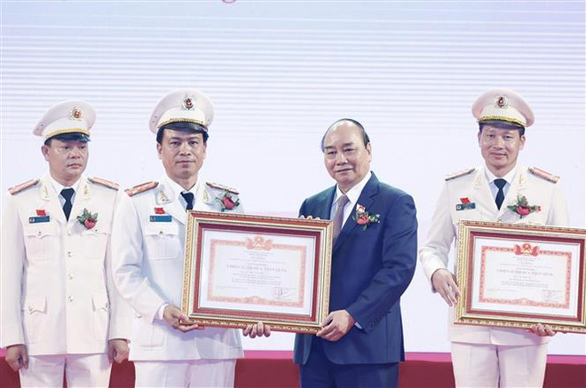 Le PM assiste au congrès “Pour la sécurité de la Patrie” de la Police ảnh 1