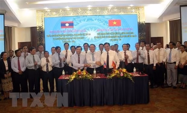 Quang Tri et des provinces laotiennes signent un accord de coopération pour 2020-2022 ảnh 1