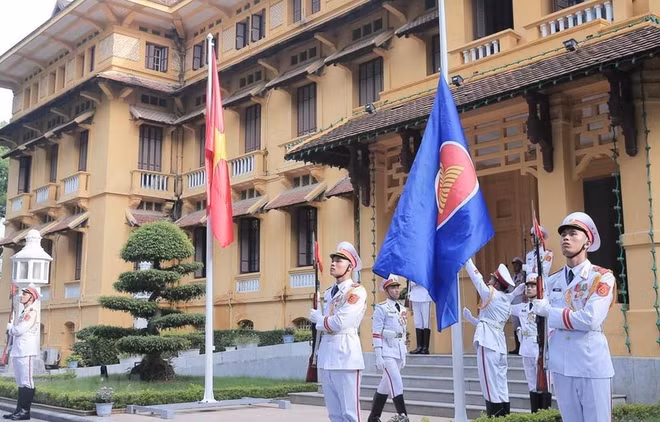 Pour une Communauté de l'ASEAN solidaire et développée ảnh 1