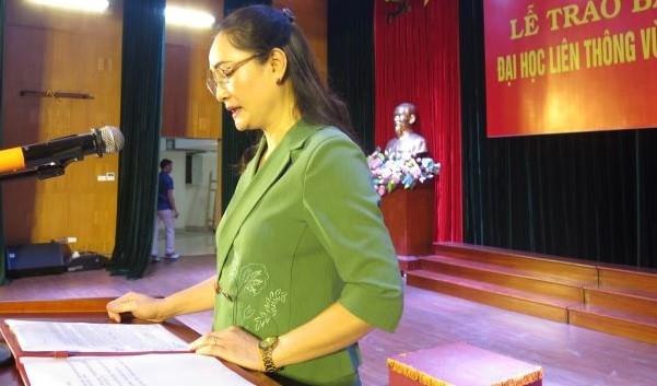 Activités thérapeutiques : remise de diplôme universitaire à Hai Duong ảnh 2 Activités thérapeutiques : remise de diplôme universitaire à Hai Duong ảnh 2