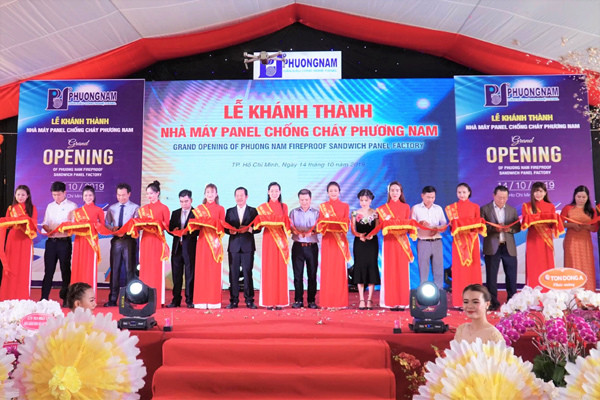 Inauguration d’une usine de panneaux ignifuges de 10 millions de dollars à HCM-Ville ảnh 1 Inauguration d’une usine de panneaux ignifuges de 10 millions de dollars à HCM-Ville ảnh 1