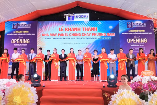 Inauguration d’une usine de panneaux ignifuges de 10 millions de dollars à HCM-Ville ảnh 1 Inauguration d’une usine de panneaux ignifuges de 10 millions de dollars à HCM-Ville ảnh 1
