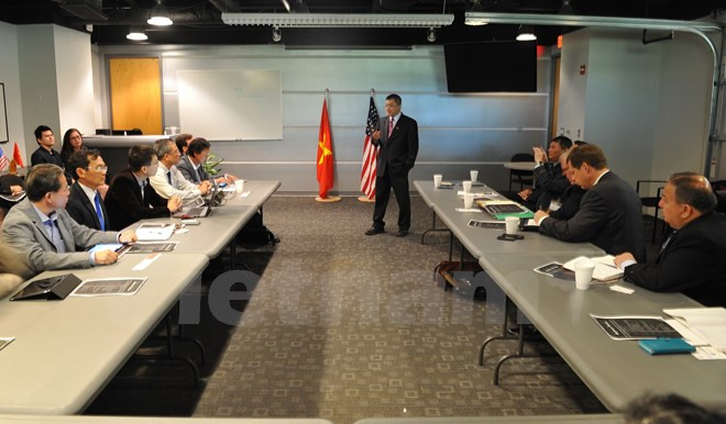 Table ronde sur les solutions au changement climatique dans le delta du Mékong ảnh 1