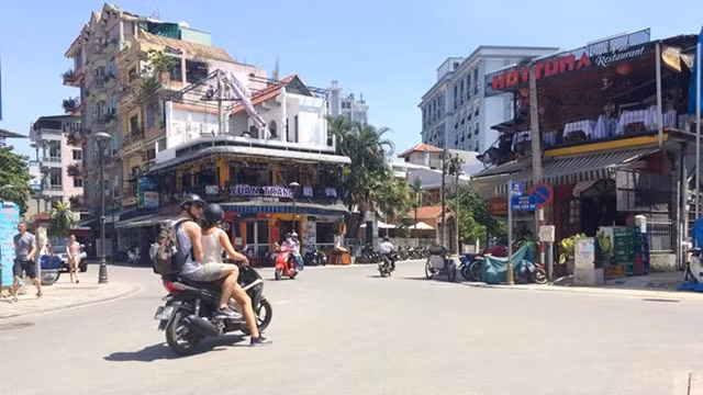 Huê : expérimentation de rues piétonnes ảnh 1 Huê : expérimentation de rues piétonnes ảnh 1