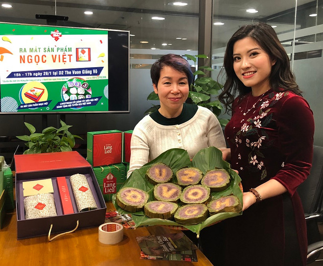 Une jeune fille donne un nouveau look au “banh chung” traditionnel ảnh 1 Une jeune fille donne un nouveau look au “banh chung” traditionnel ảnh 1
