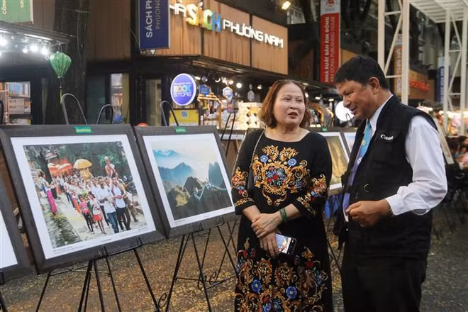 Exposition de photo “Le bouddhisme et la paix” ảnh 1 Exposition de photo “Le bouddhisme et la paix” ảnh 1