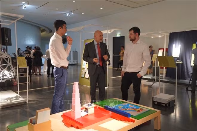 Exposition sur la créativité italienne à Hanoï ảnh 1