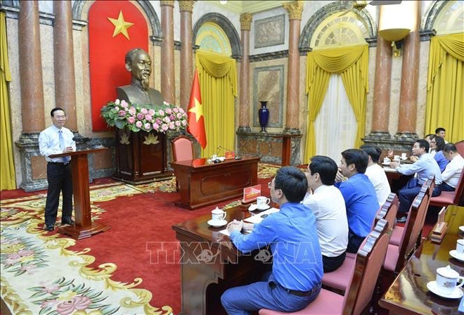 Le chef de l’Etat rencontre des jeunes exemplaires ảnh 2 Le chef de l’Etat rencontre des jeunes exemplaires ảnh 2
