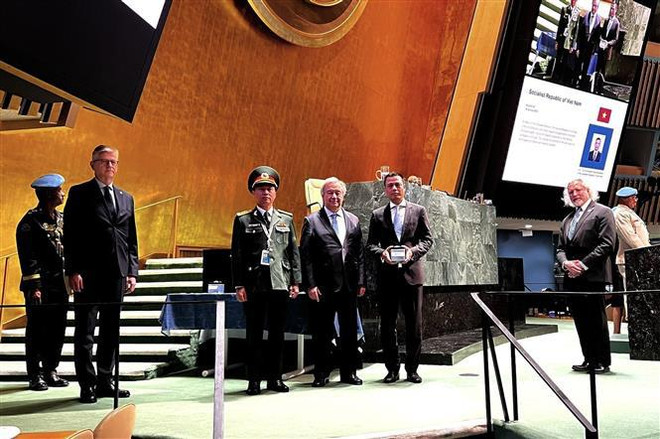 Activités en honneur de la Journée internationale des Casques bleus de l'ONU ảnh 3 Activités en honneur de la Journée internationale des Casques bleus de l'ONU ảnh 3