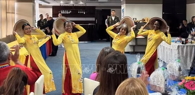 La beauté de la culture vietnamienne présentée au Venezuela ảnh 1