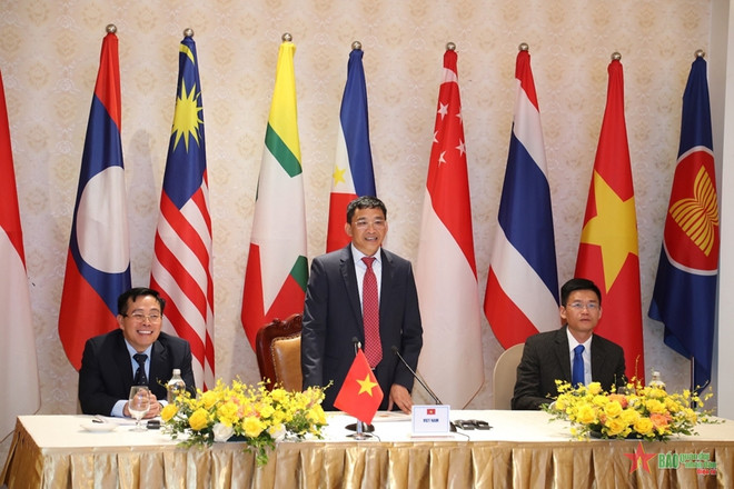 Promotion de l'initiative du Vietnam sur le placement du drapeau de l'ASEAN ảnh 1 Promotion de l'initiative du Vietnam sur le placement du drapeau de l'ASEAN ảnh 1