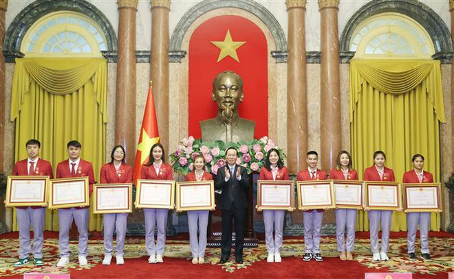 Le président salue les athlètes pour leurs performances aux SEA Games 32 ảnh 3 Le président salue les athlètes pour leurs performances aux SEA Games 32 ảnh 3