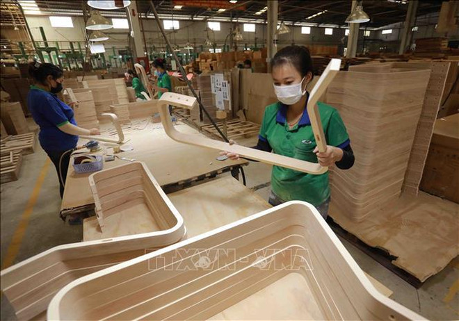 Les entreprises de bois de Binh Duong déploient de grands efforts pour surmonter les difficultés ảnh 1