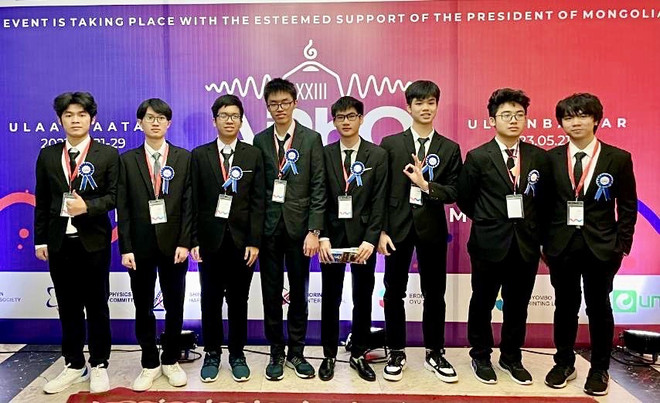 Huit élèves vietnamiens primés aux Olympiades de physique Asie-Pacifique ảnh 2 Huit élèves vietnamiens primés aux Olympiades de physique Asie-Pacifique ảnh 2