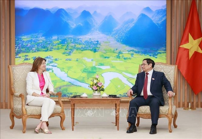 Le PM Pham Minh Chinh reçoit la vice-PM, ministre des AE et européennes de Slovénie ảnh 1 Le PM Pham Minh Chinh reçoit la vice-PM, ministre des AE et européennes de Slovénie ảnh 1