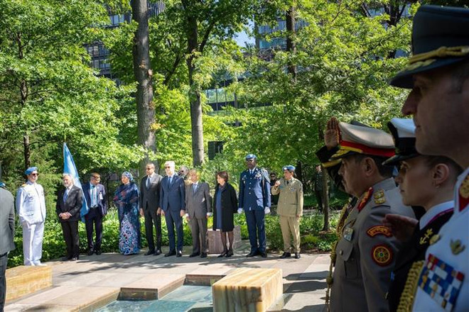 Activités en honneur de la Journée internationale des Casques bleus de l'ONU ảnh 2 Activités en honneur de la Journée internationale des Casques bleus de l'ONU ảnh 2