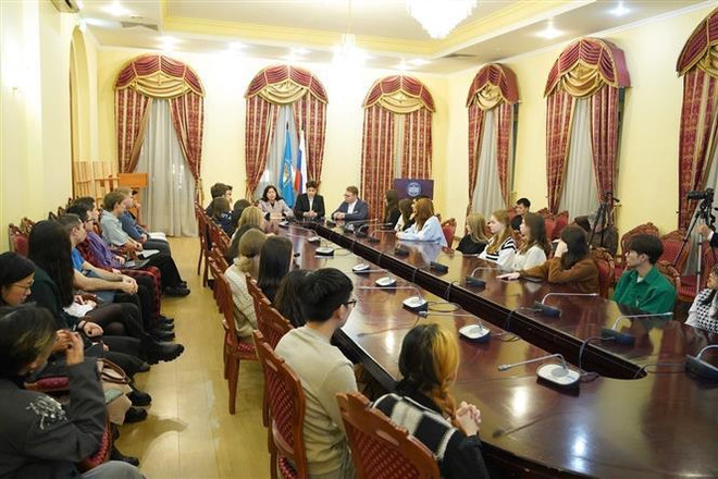 L’Université linguistique d’Etat de Moscou célèbre la victoire de Dien Bien Phu aérien ảnh 1