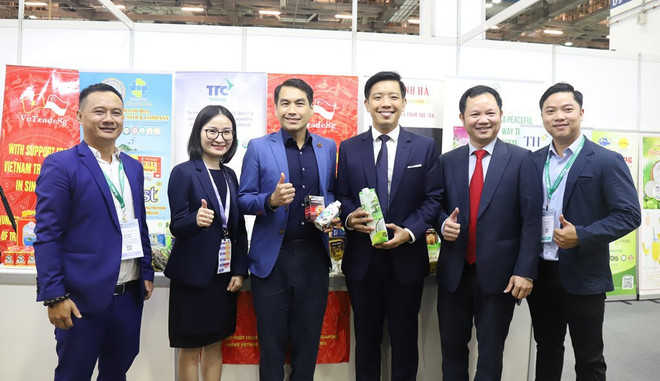 Des marques et produits vietnamiens présentés à Singapour ảnh 2 Des marques et produits vietnamiens présentés à Singapour ảnh 2