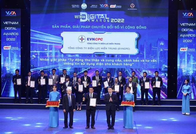 Remise des prix de la Transition numérique du Vietnam 2022 ảnh 1 Remise des prix de la Transition numérique du Vietnam 2022 ảnh 1