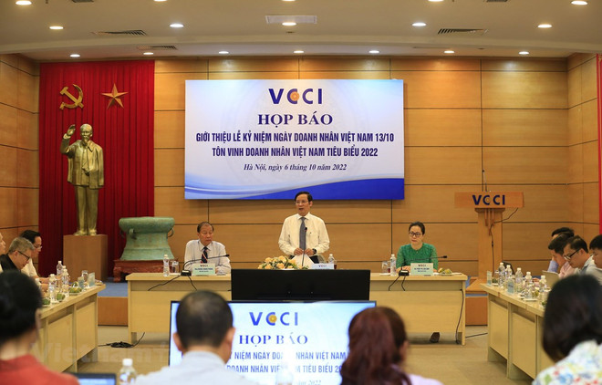 Homme d’affaires vietnamien inspirants 2022 : soixante entrepreneurs exemplaires à l’honneur ảnh 1 Homme d’affaires vietnamien inspirants 2022 : soixante entrepreneurs exemplaires à l’honneur ảnh 1