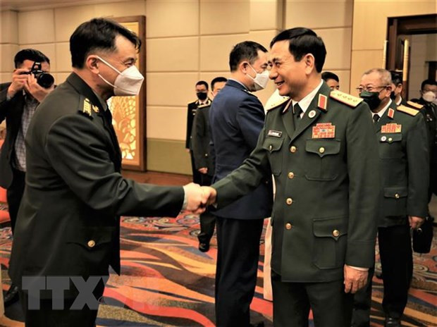 Le ministre vietnamien de la Défense rencontre ses homologues cambodgien et chinois ảnh 2 Le ministre vietnamien de la Défense rencontre ses homologues cambodgien et chinois ảnh 2
